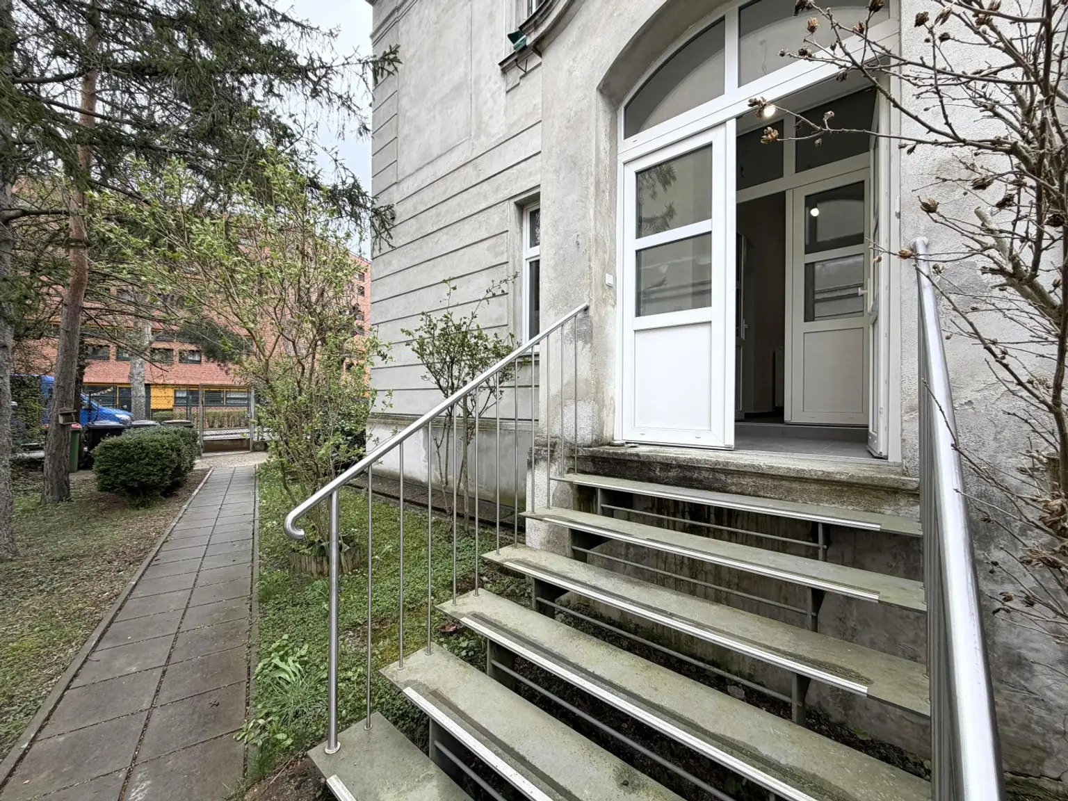 Wohnungseingang HP gartenseitig begehbar