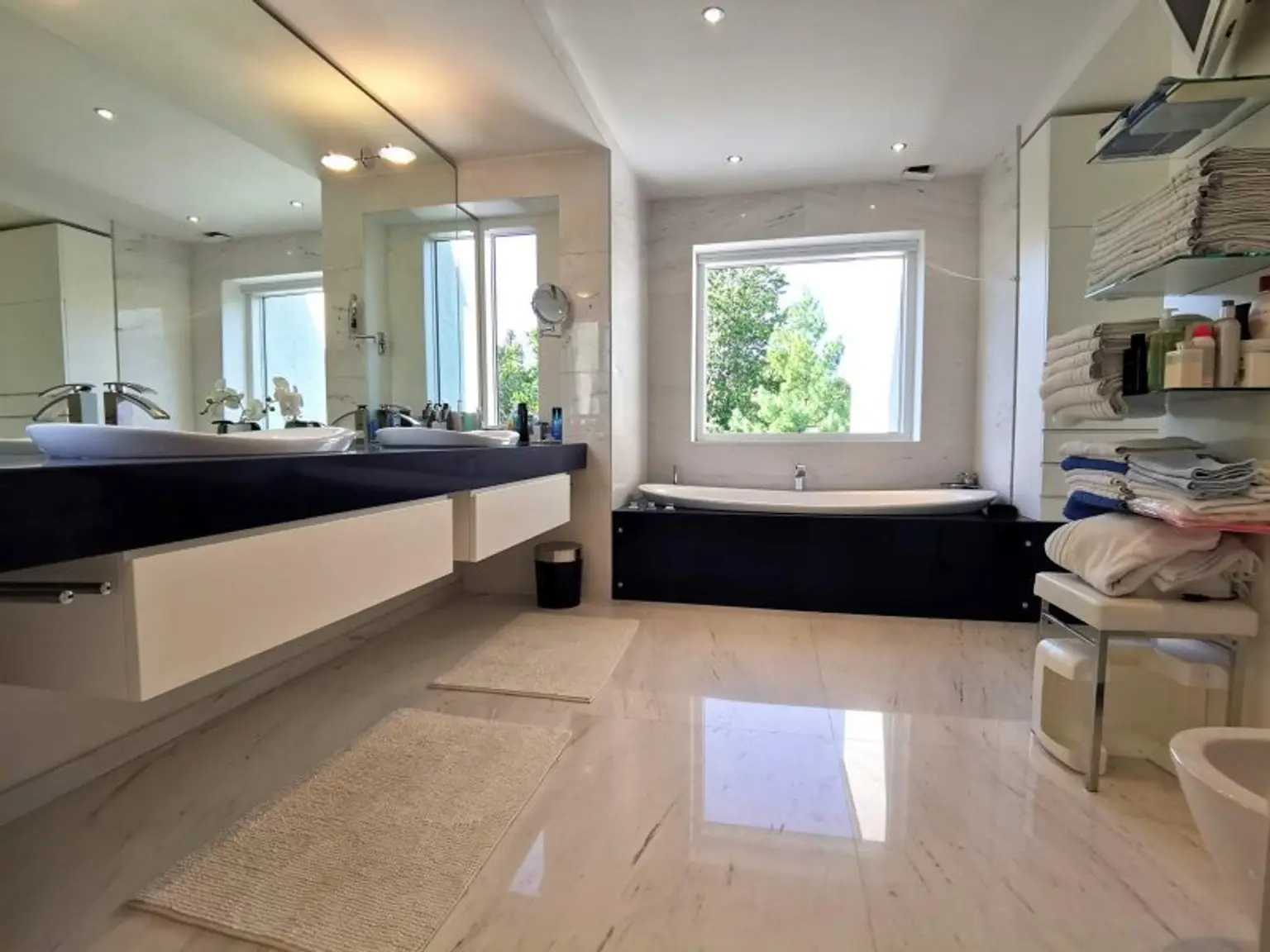 LUXUS-EIGENHEIM - Atemberaubende & EXQUISITE-Villa der absoluter Superlative in Bestlage GIEßHÜBL mit sensationellem FERNBLICK!