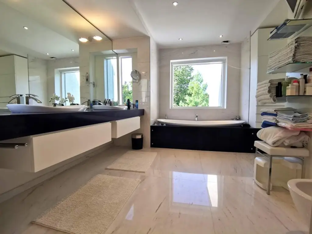 LUXUS-EIGENHEIM - Atemberaubende & EXQUISITE-Villa der absoluter Superlative in Bestlage GIEßHÜBL mit sensationellem FERNBLICK!