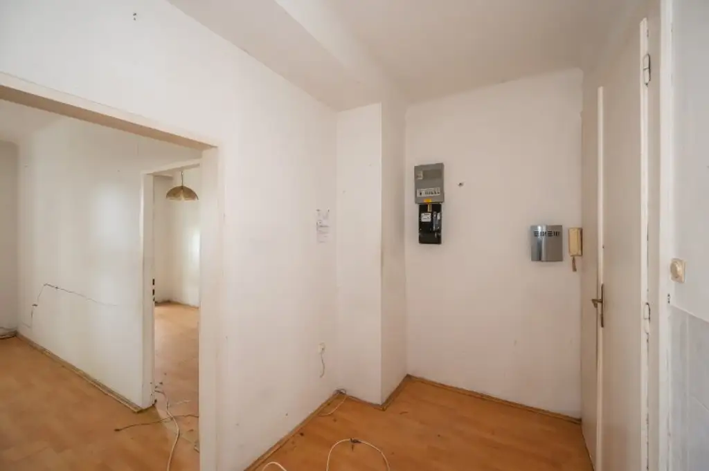 ++Fasangarten++ Altbautraum zum Selbstgestalten – 2-Zimmer-Wohnung mit Entwicklungspotenzial