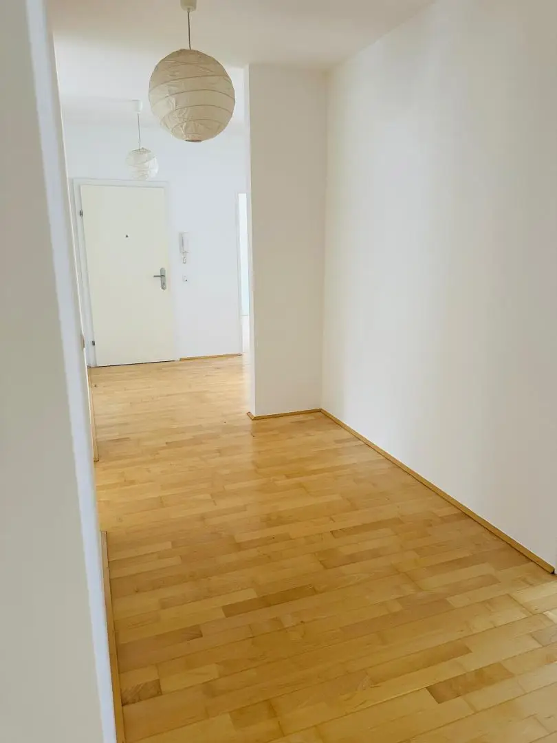 4-Zimmer-Wohnung mit Balkon