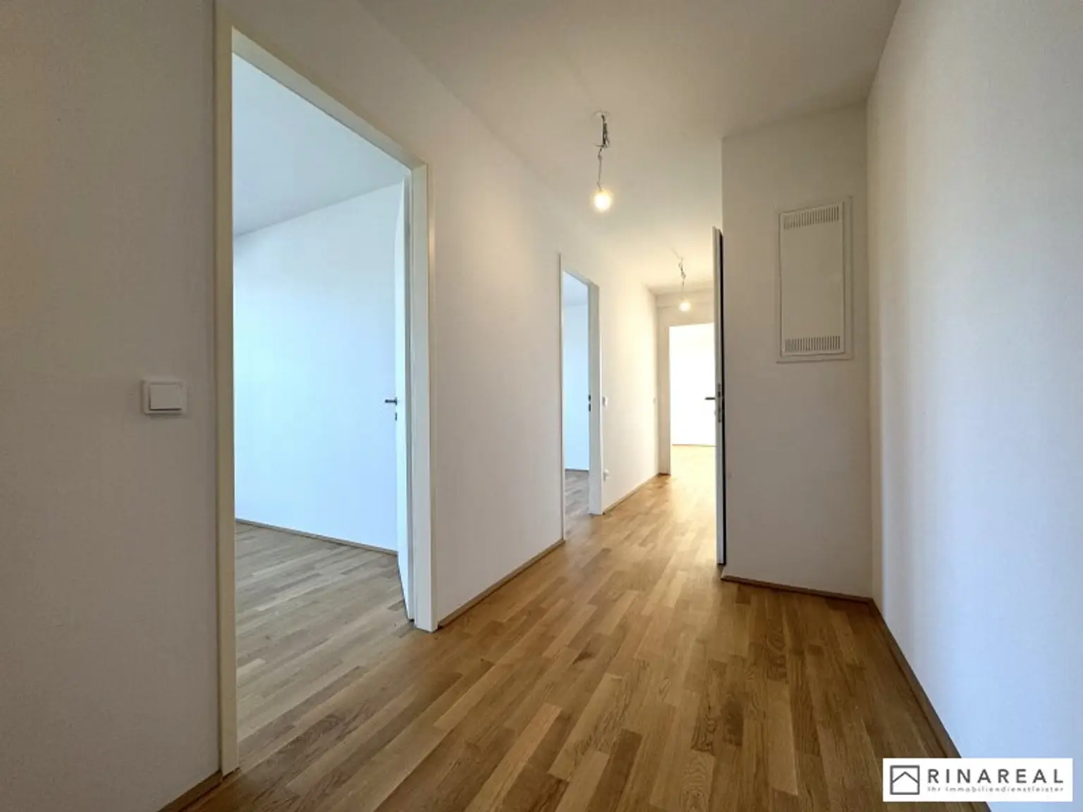 ZWEITBEZUG - Tolle 3 Zimmer Neubauwohnung | Loggia/Balkon | KEINE Einbauküche | zzgl. Garagenstellplatz | Vorstadtl, Ebreichsdorf | ab Oktober 2025