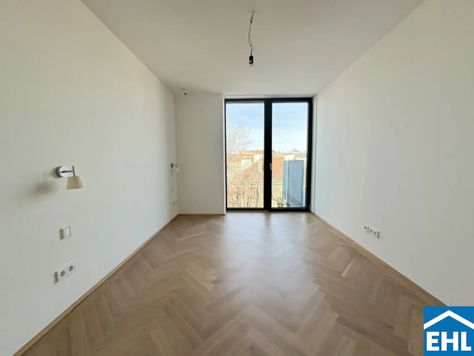 Spektakuläre Dachgeschoßmaisonette mit Terrassentraum und Blick auf die Canisiuskirche