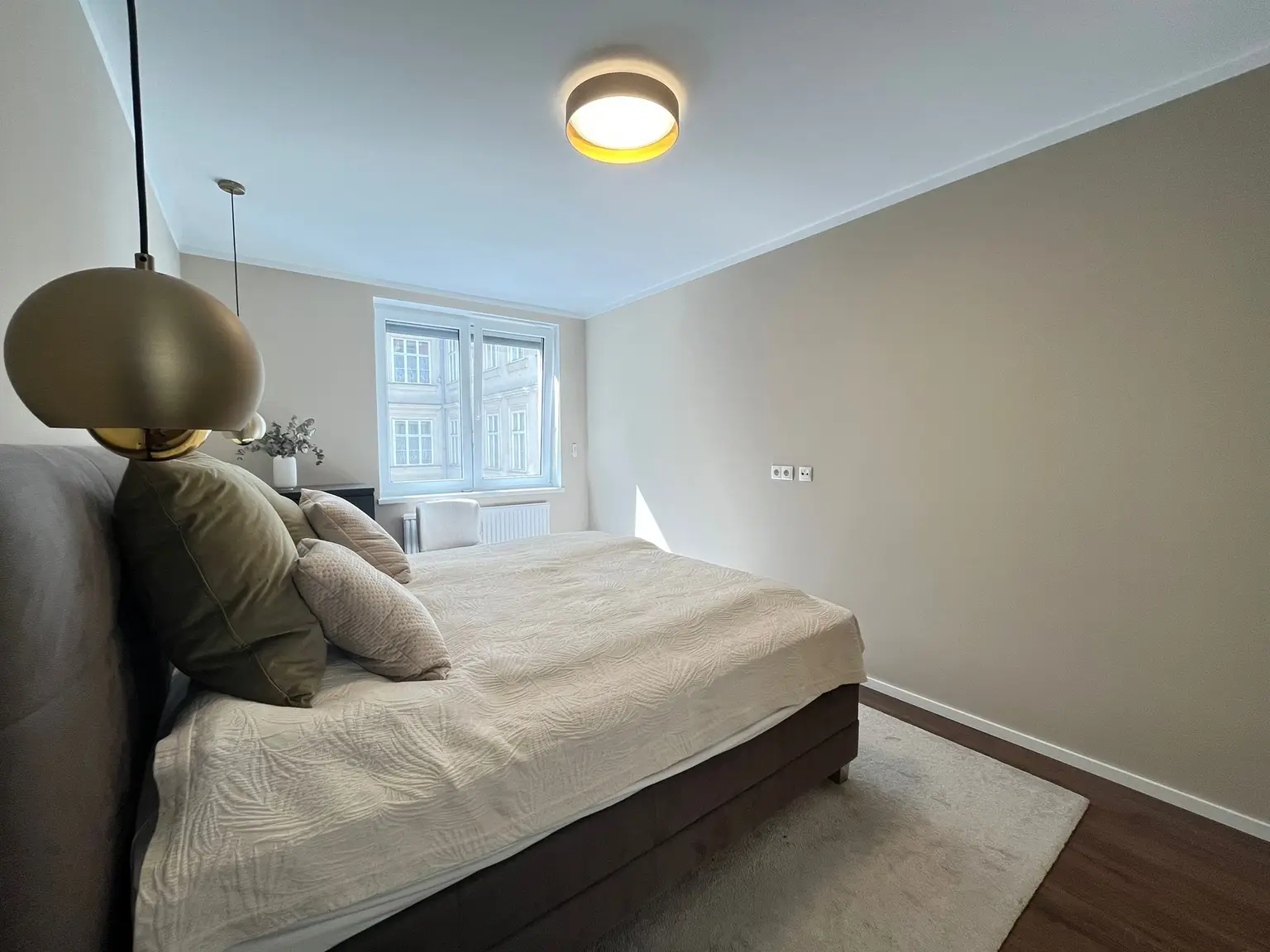 Stilvolle 3-Zimmer-Wohnung in Toplage 1070 – ruhig, renoviert, vollmöbliert und Garagenstellplatz