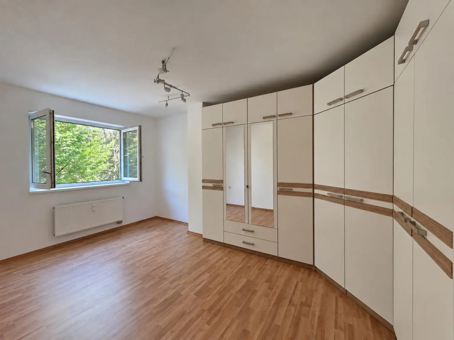 Wohnung Schlafzimmer I