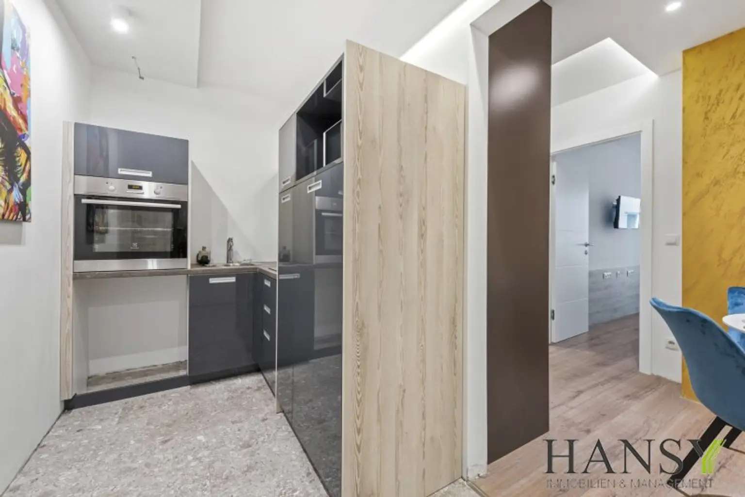 Vollmöblierte 3-Zimmer-Wohnung mit Loggia & zwei getrennt begehbaren Schlafzimmern! (WG-tauglich) 5 Gehminuten zur Mariahilfer-Straße