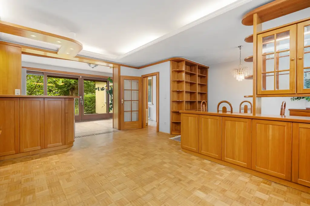 "Großzügiger Bungalow mit Wiennähe und XXL-Garage"