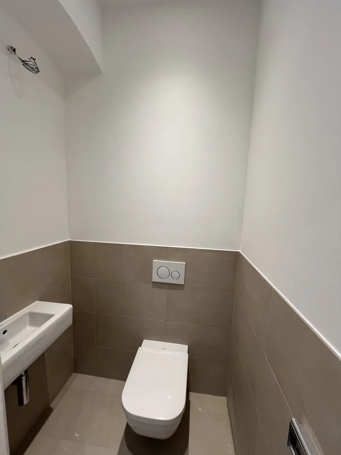UNBEFRISTET und ERSTBEZUG: Prachtvolle, klimatisierte Wohnung in Top Lage / UNLIMITED and FIRST OCCUPANCY: Stunning, air-conditioned apartment