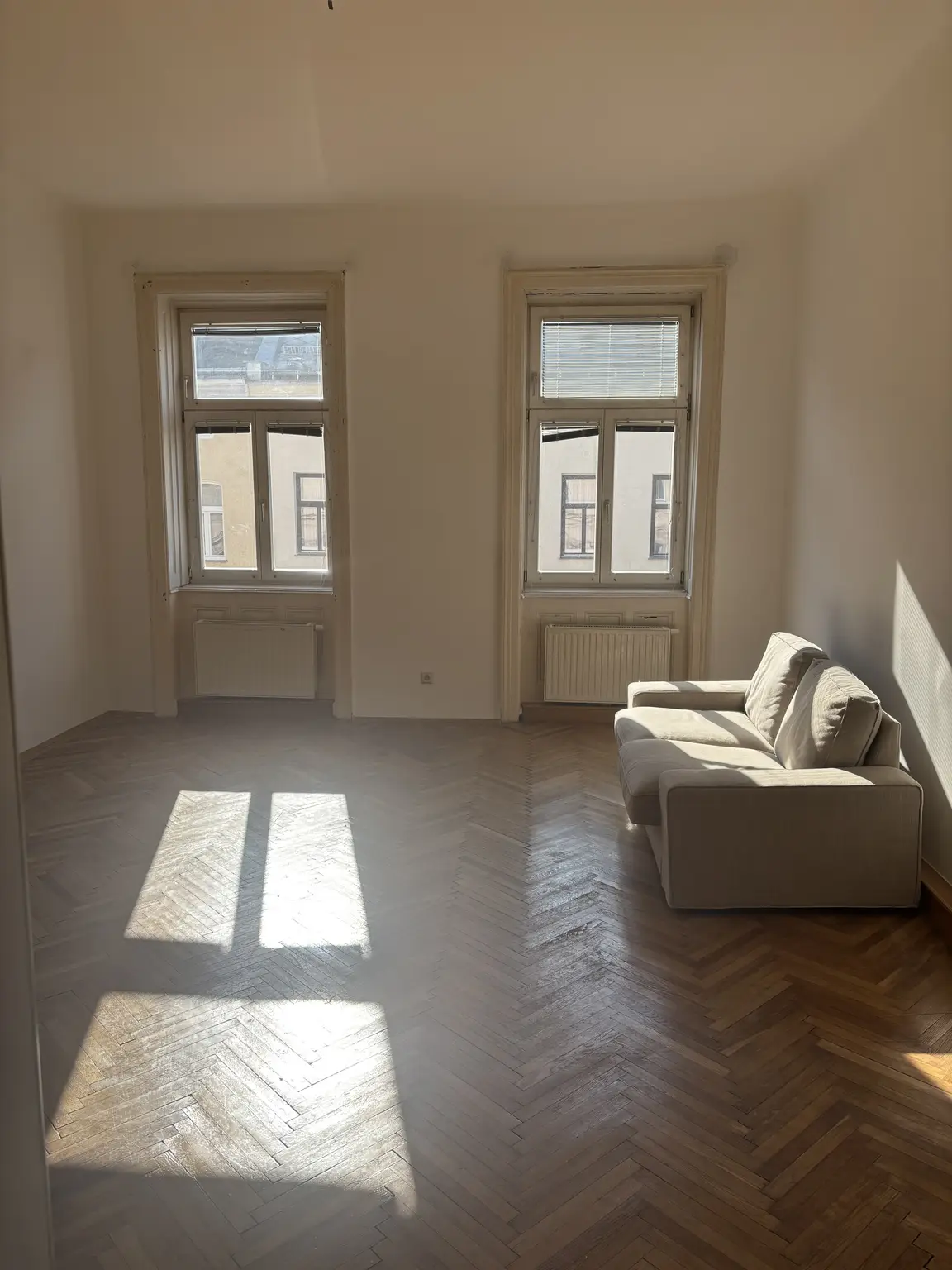 Sonniges Altbauarpartment 32 m² in Toplage 1090 Wien !