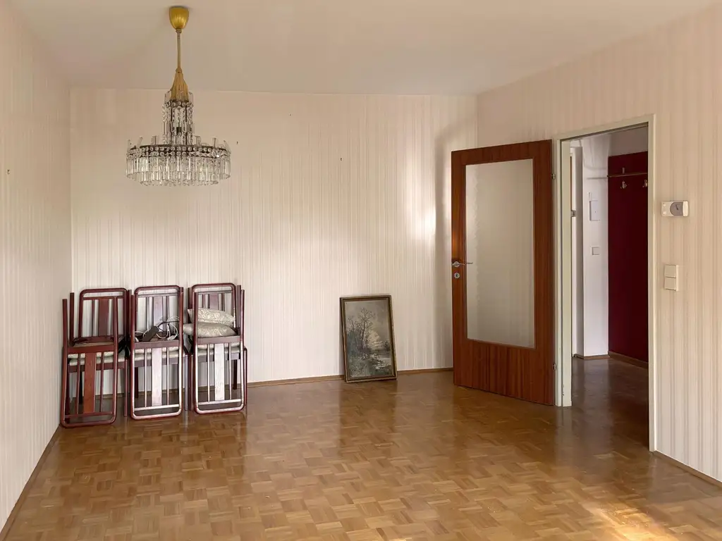 SELTENE GELEGENHEIT AUF EINE EIGENTUMSWOHNUNG MIT 2 LOGGIEN IN RUHIGER WOHNLAGE IM HERZEN VON LANGENZERSDORF