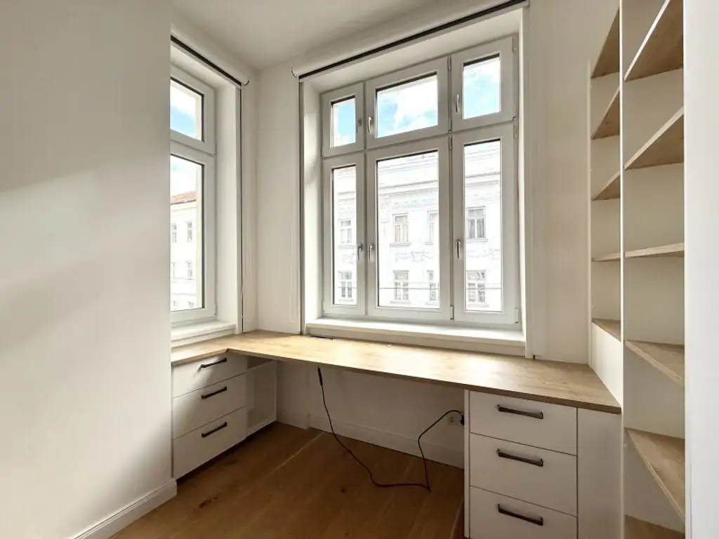 TOP LAGE SIEVERING: Sonnige, kernsanierte Wohnung I Kochinsel & Kamin I Fußbodenheizung & Sonnenschutz I großzügiges & helles Badezimmer I nähe Obkirchergasse