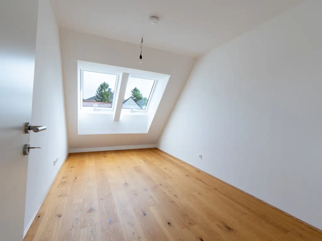 Hier werden alle Stücke gespielt. 5 Zimmer, 2 Badezimmer, 1 Terrasse zum Wohlfühlen und Leben. Gleich einziehen.