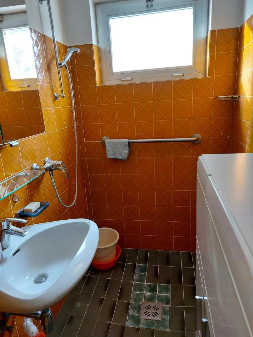 Kleines Bad im Erdgeschoss