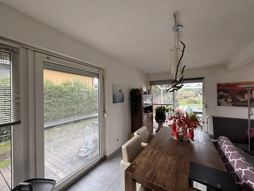 Gattendorf - lichtdurchflutetes EFH in Ruhelage mit Pool und großem Garten