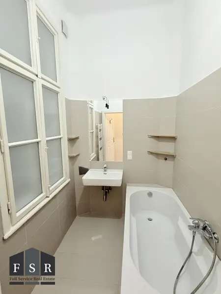 Super helle 2,5-Zimmer-Wohnung beim Siebenbrunnenplatz