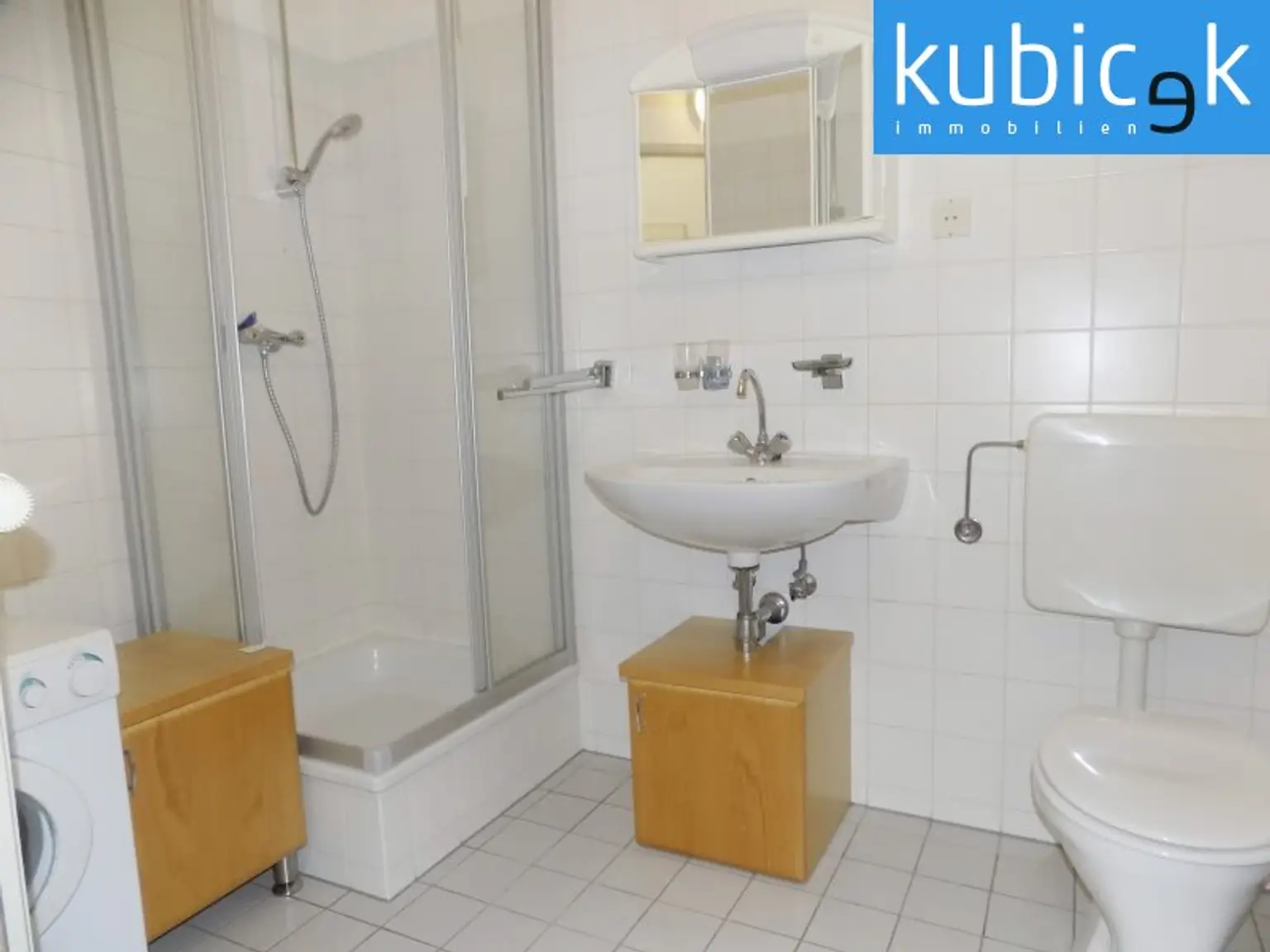 Altbau-Garconniere mit Gartenanteil in Hofruhelage Nähe U2