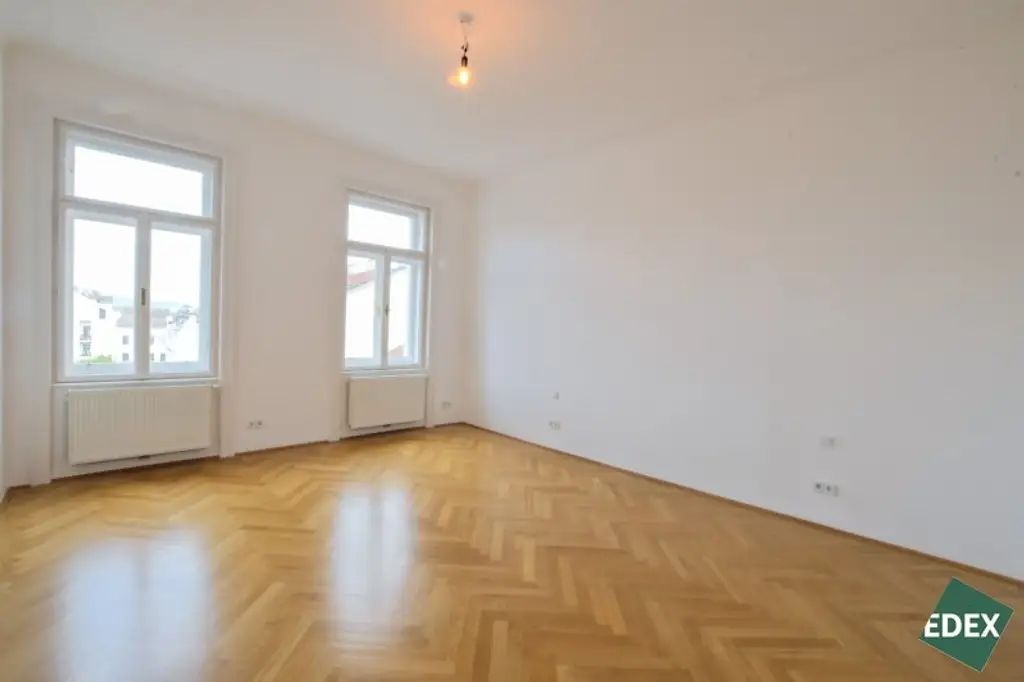 6-Zimmer Altbauwohnung mit Balkon und Klimaanlage in attraktiver Lage des 7. Bezirks