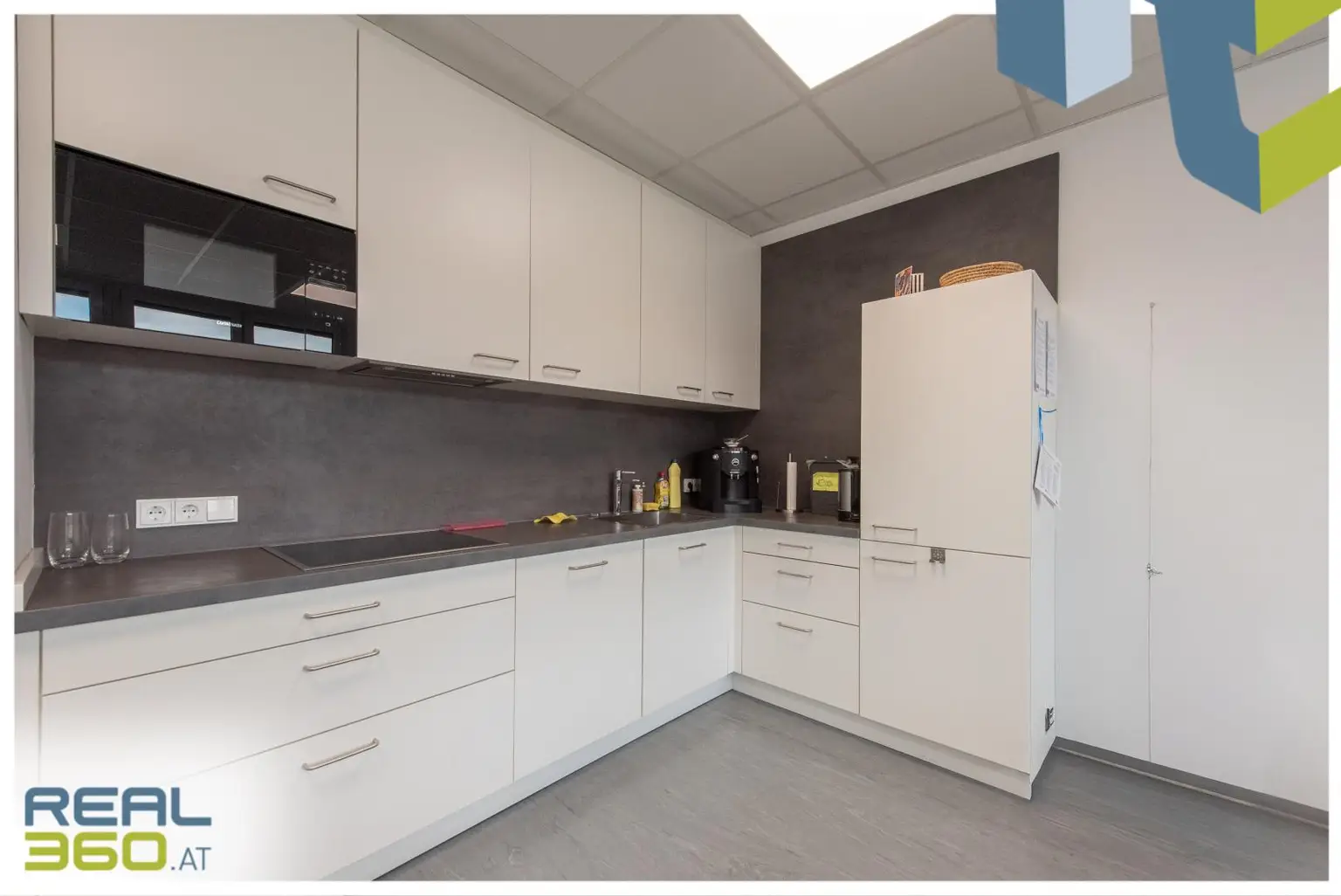 Küche mit Sitzmöglichkeiten