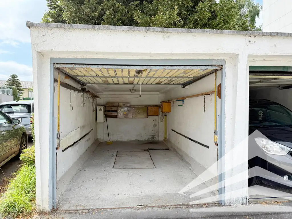 Leondinger Bestlage! Sanierungsbedürftige 2-3 Zimmerwohnung mit Garage!