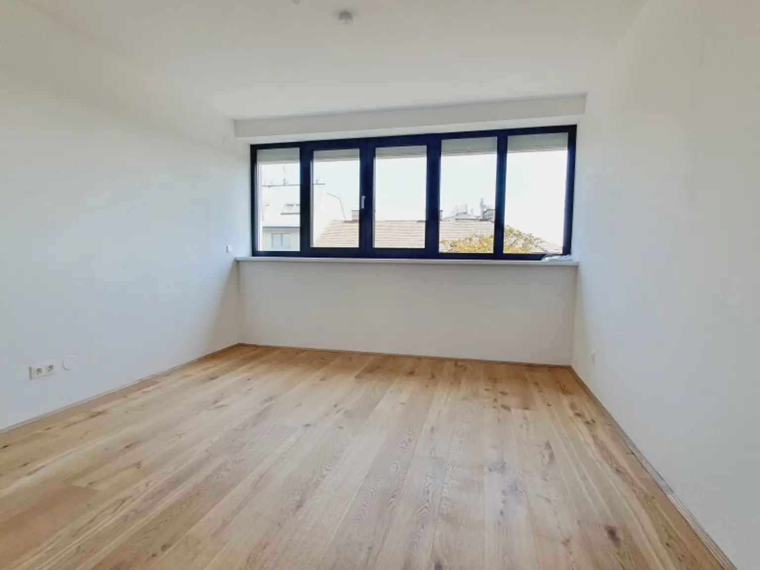 ERSTBEZUG - Sonnige Dachmaisonette mit 45m² Terrasse beim Hoffmann Platz