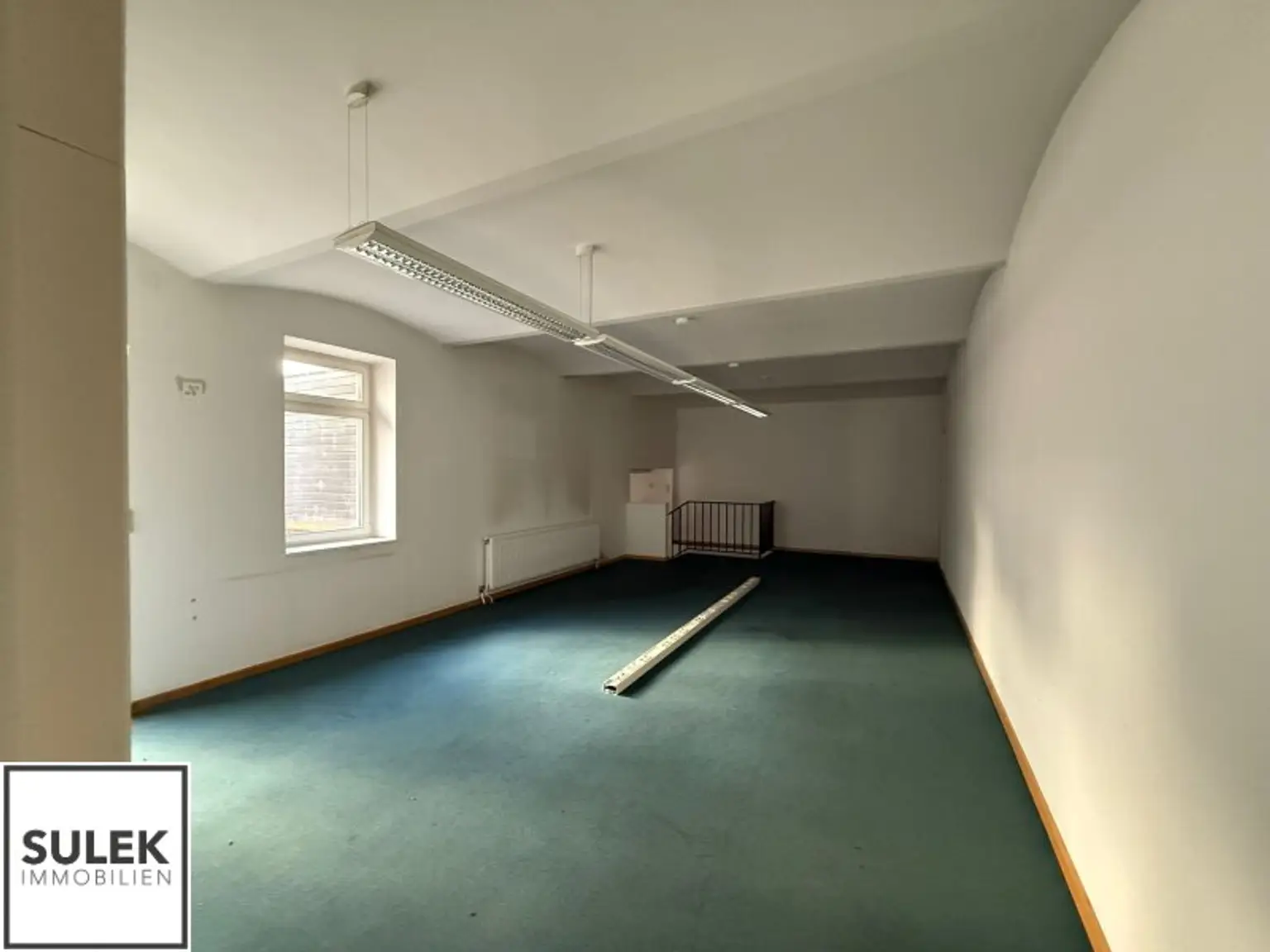 Ganzes Haus zu mieten: 1 Geschäftslokal, 1 Büro, 2 Wohnungen nahe U1