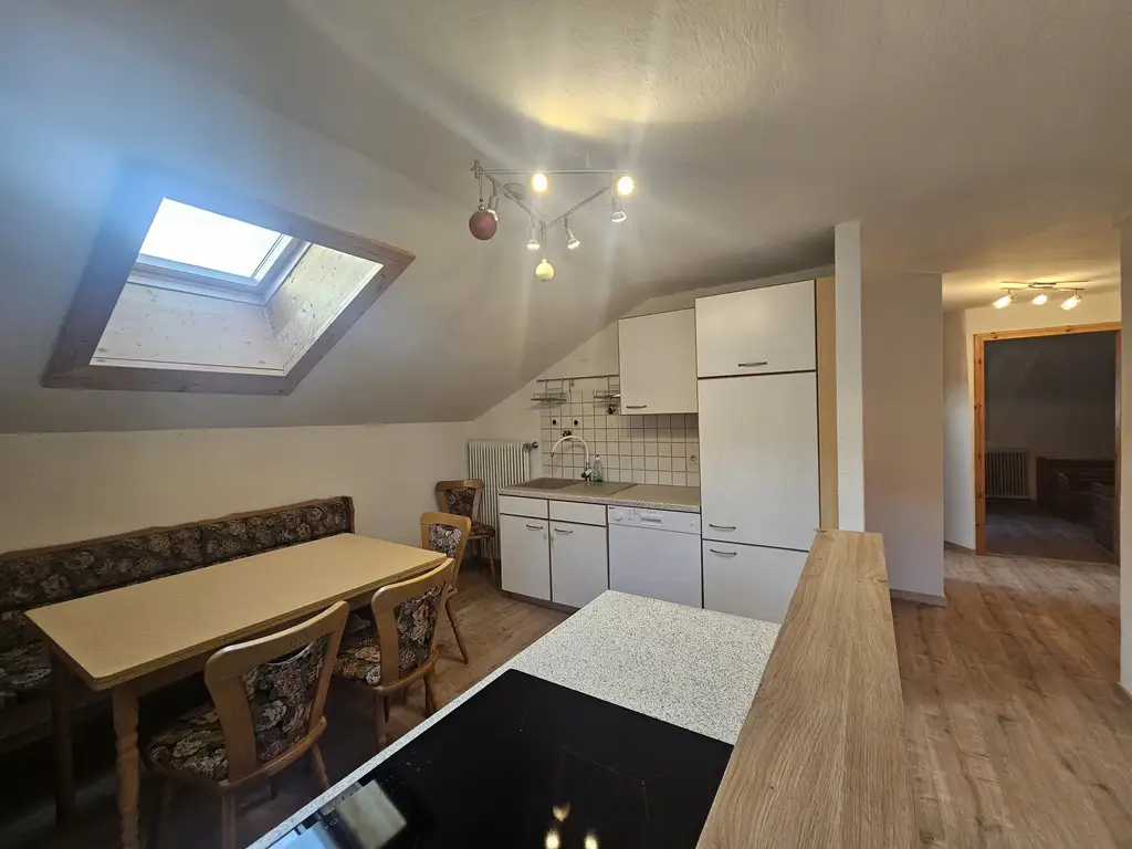 MIETE - Renovierte 3 Zimmerwohnung mit Balkon -  inkl. aller Betriebskosten