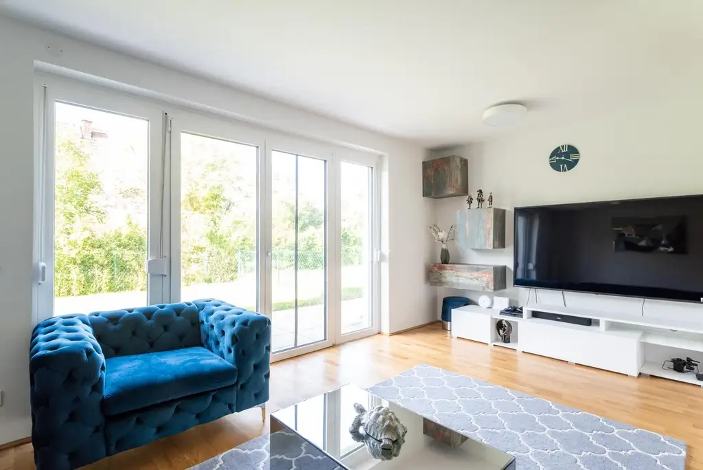 "Tolle Lage, Tolles Haus - LOBAU inkl. Autoabstellplatz"