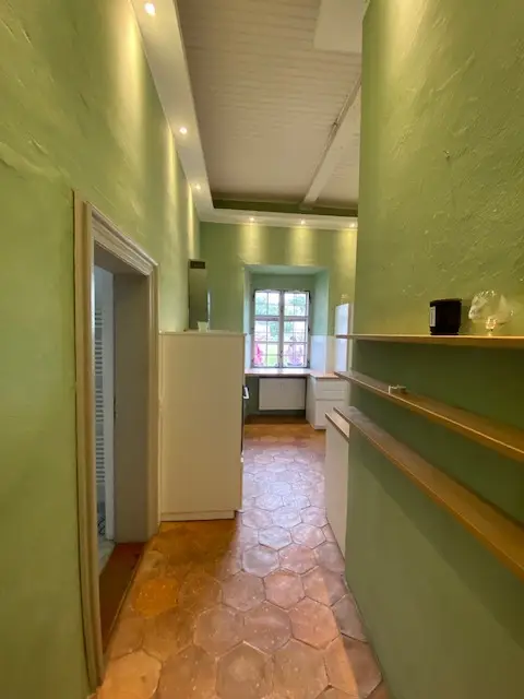 Traumhafte Gartenwohnung in Ebergassing: 140m² gepflegt mit Einbauküche und Badewanne!