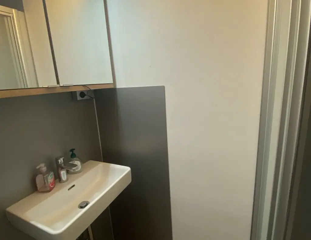 Dachgeschosswohnung für 1-2 Personen - Für Raucher geeignet - Heizung inklusive - ab 1. September