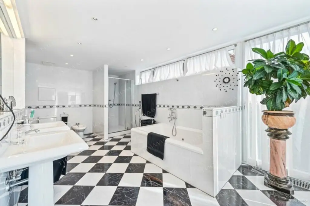 Exklusive Döblinger Villa mit Blick über Wien & die Neustifter Weinberge!