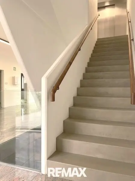 Modernes Praxishaus/ Bürohaus in Hietzing mit Garage & 4 Stellplätzen