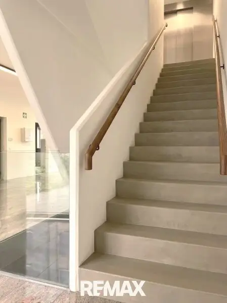 Modernes Praxishaus/ Bürohaus in Hietzing mit Garage & 4 Stellplätzen