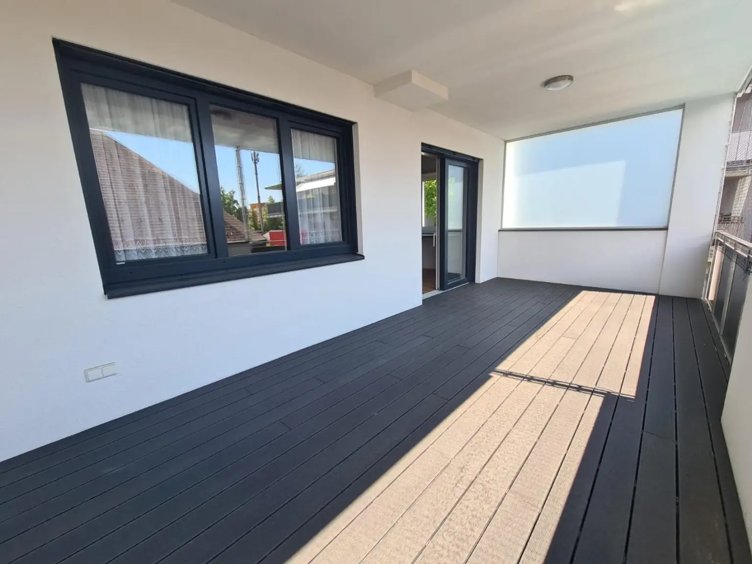 Neuwertige, wunderschöne 3-Zimmer-Wohnung mit großen Süd-Balkon