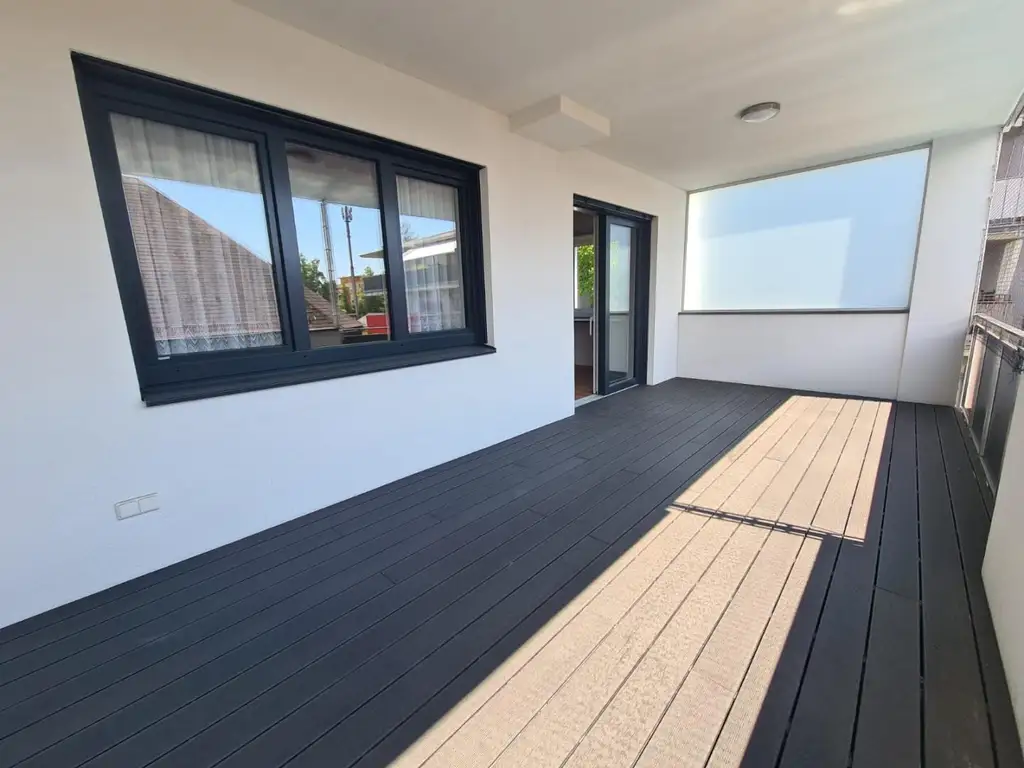 Neuwertige, wunderschöne 3-Zimmer-Wohnung mit großen Süd-Balkon