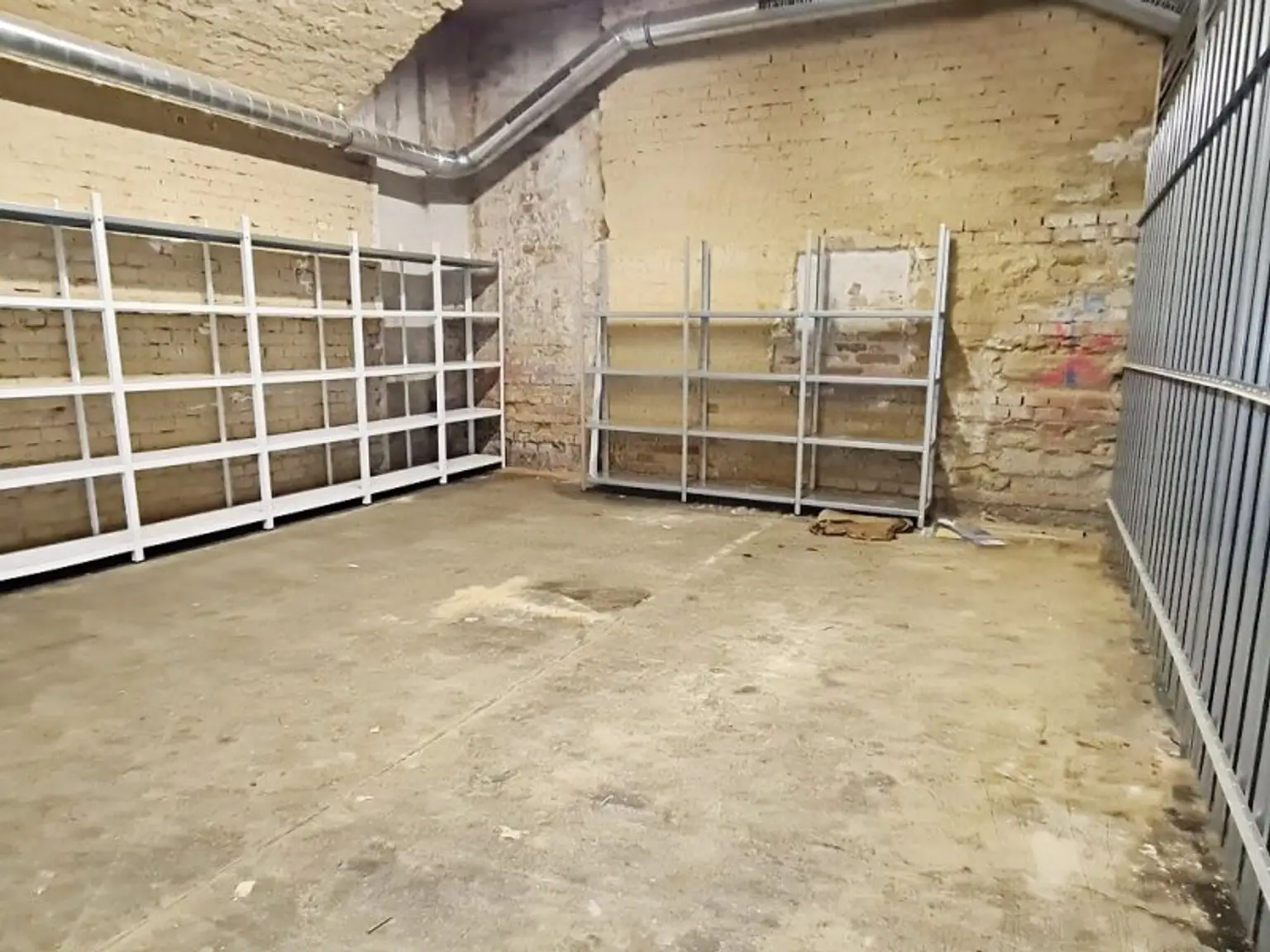BÖRSE-NÄHE, ESSLINGGASSE, 31 m2 Lagerraum, Belüftung, Estrichboden, Kellergeschoß ohne Aufzug