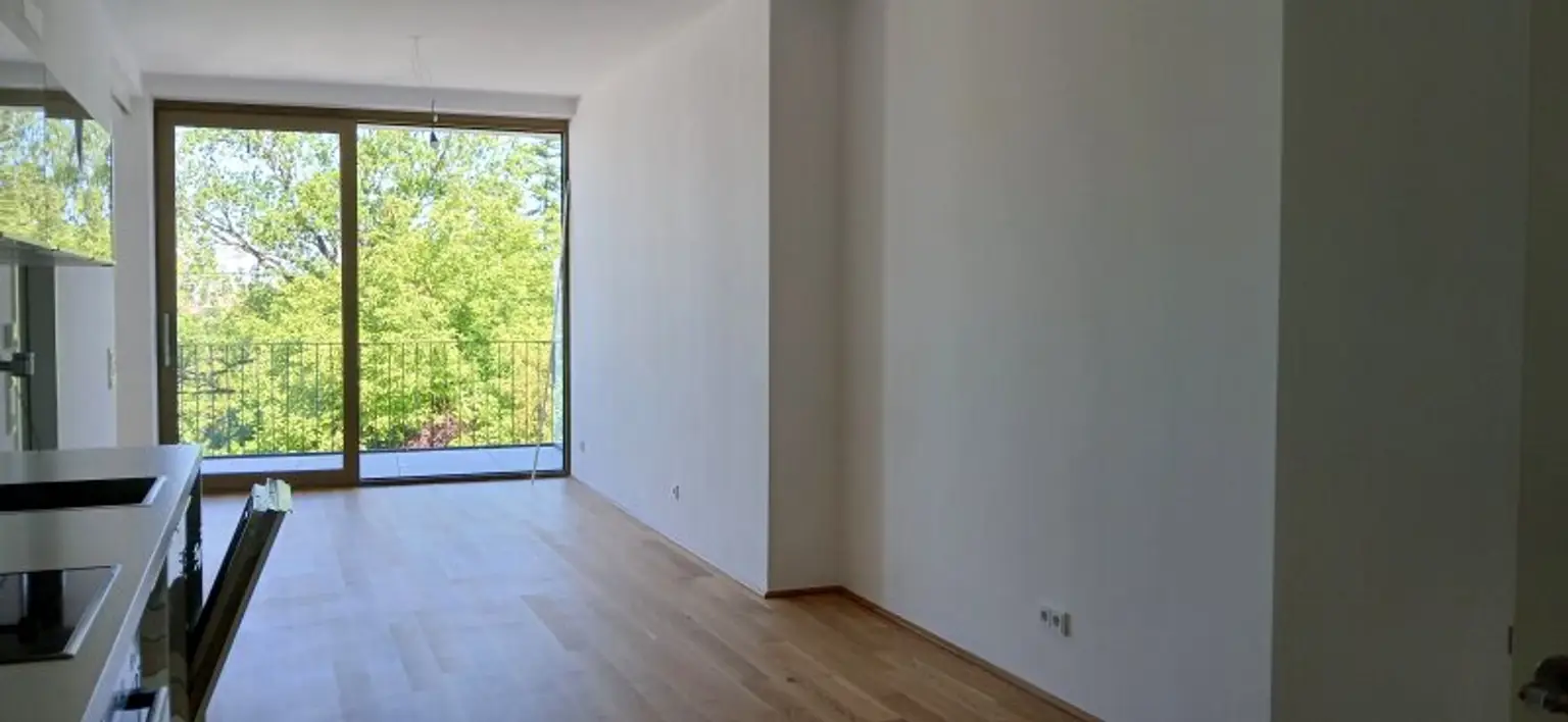 Wunderschöne 2 Zimmerwohnung mit großem Balkon im Zentrum