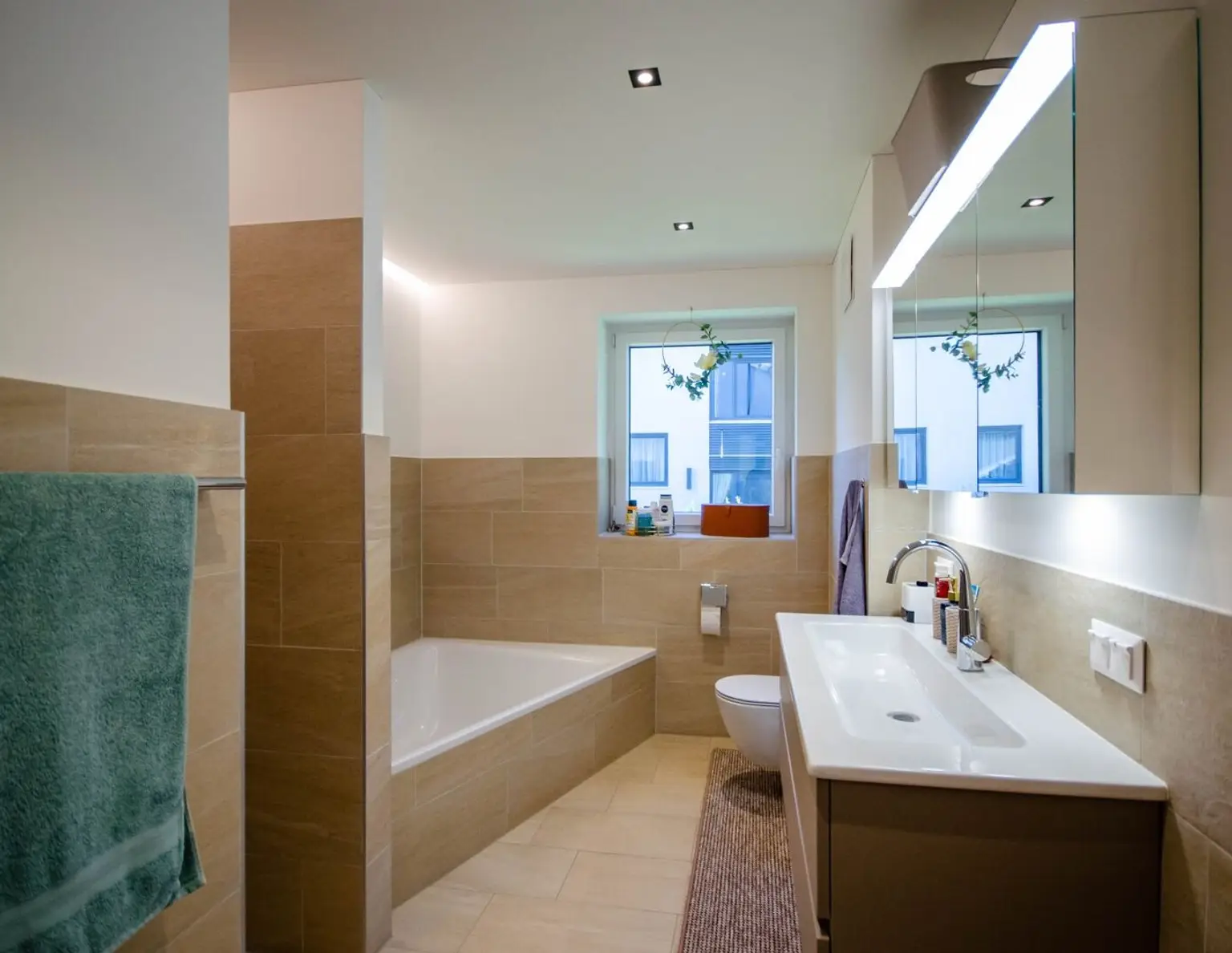 WUNDERSCHÖNES HAUS IN ABSOLUTER SEENÄHE - EXKLUSIVE RUHEOASE IN MODERNEM DESIGN!