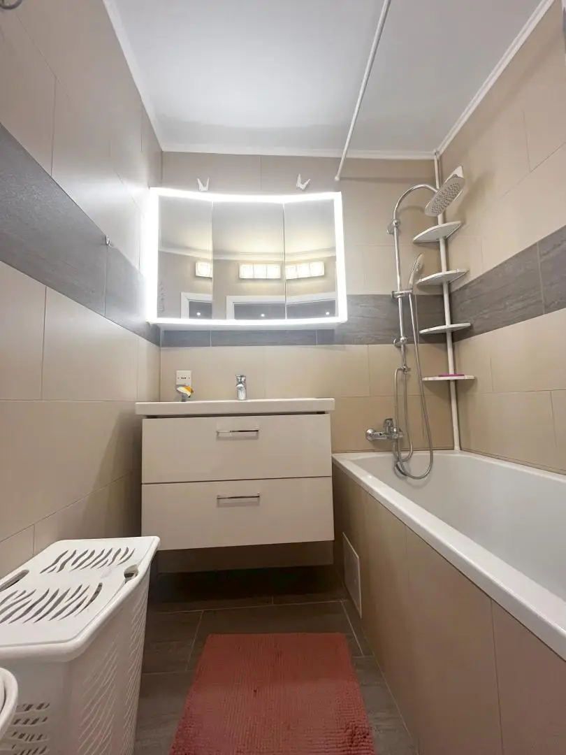 Sanierte 3-Zimmer-Neubauwohnung mit Loggia