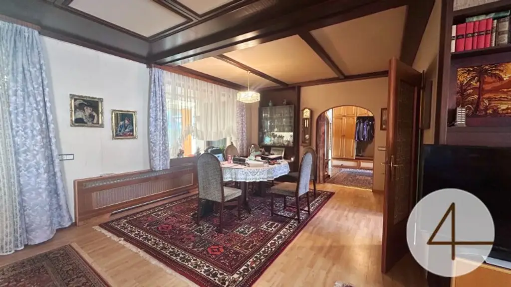 Großzügiger Bungalow mit Wintergarten und Garage im Herzen von Deutsch Wagram