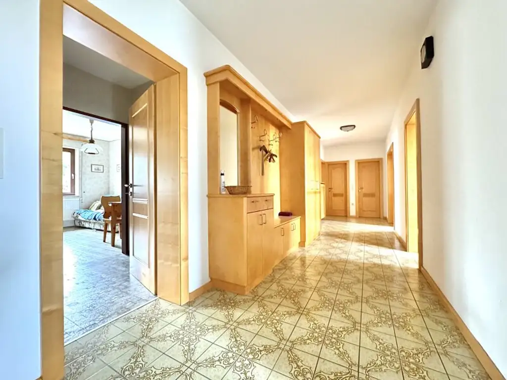 Haus mit ehemaligem Heurigen I GROSSES POTENTIAL I Wohnen + Arbeiten I geräumige Lagerflächen