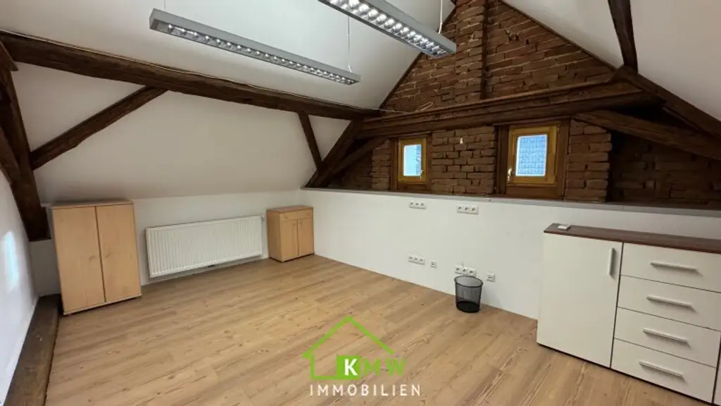 Saniertes, kleines Haus in guter Lage