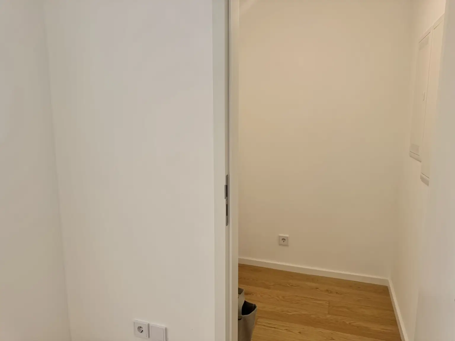 DANUBEFLATS. New - 2 Zimmer Wohnung - 40. Stock inkl. Sonnenuntergang