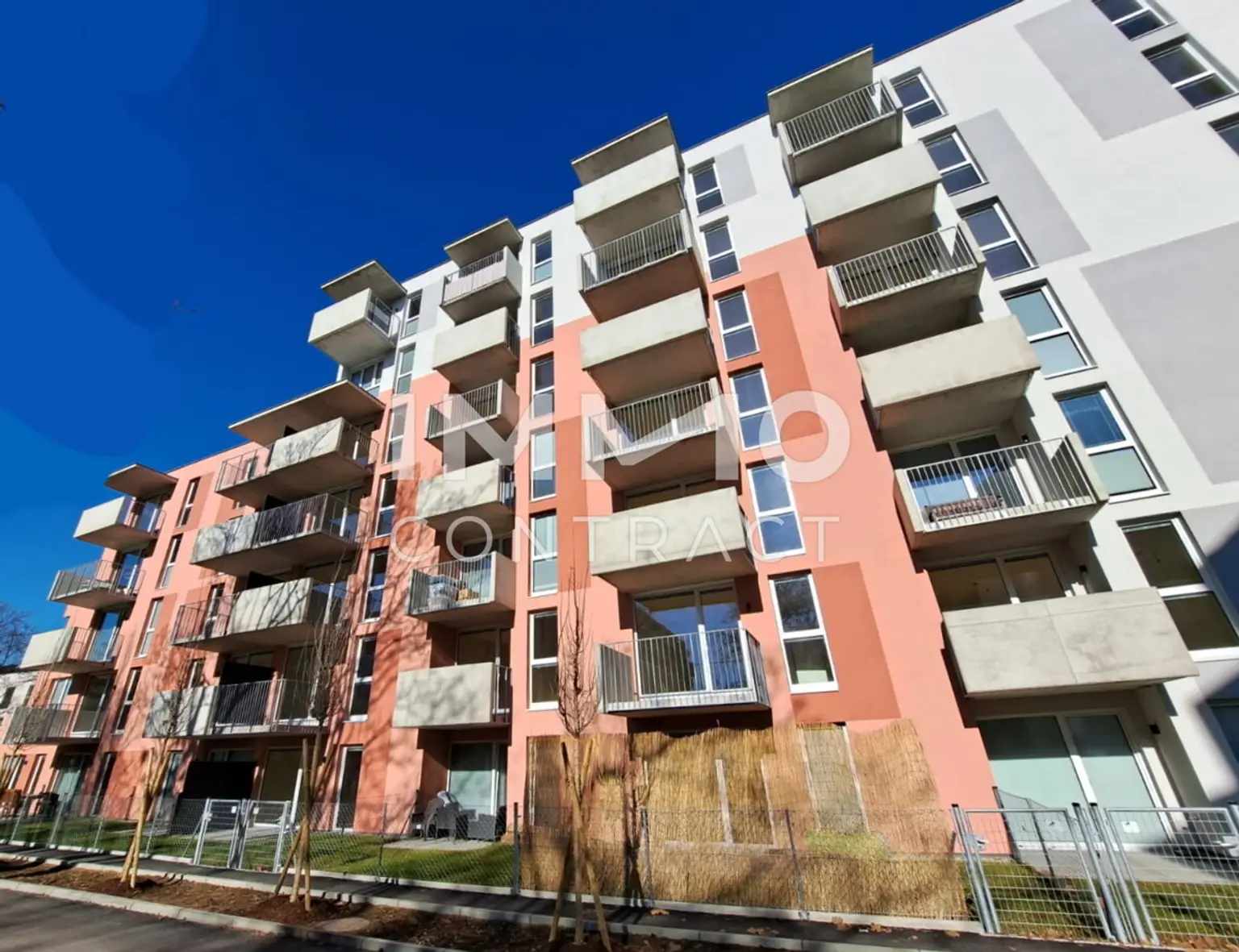 Neuwertige - geförderte 2 Zimmer Wohnung  mit Balkon in zentraler Lage - Idlhofgasse 70 - Top 32