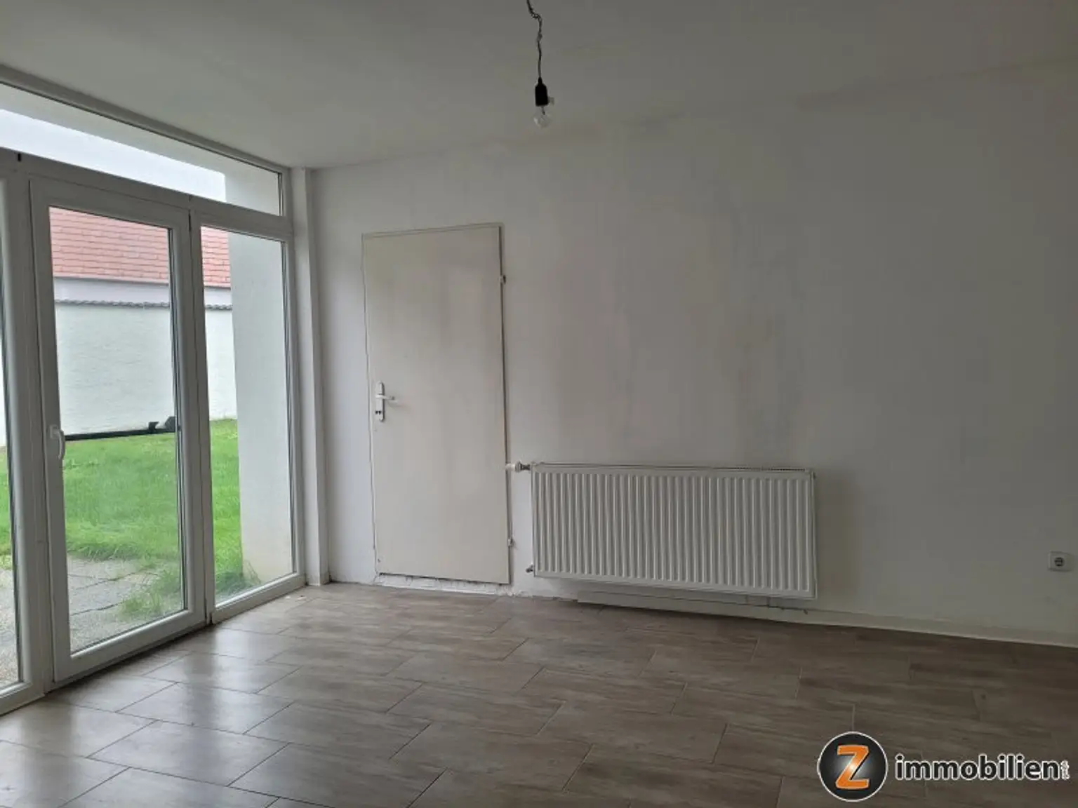 Geräumiges Landhaus mit uneinsehbarem Grundstück
