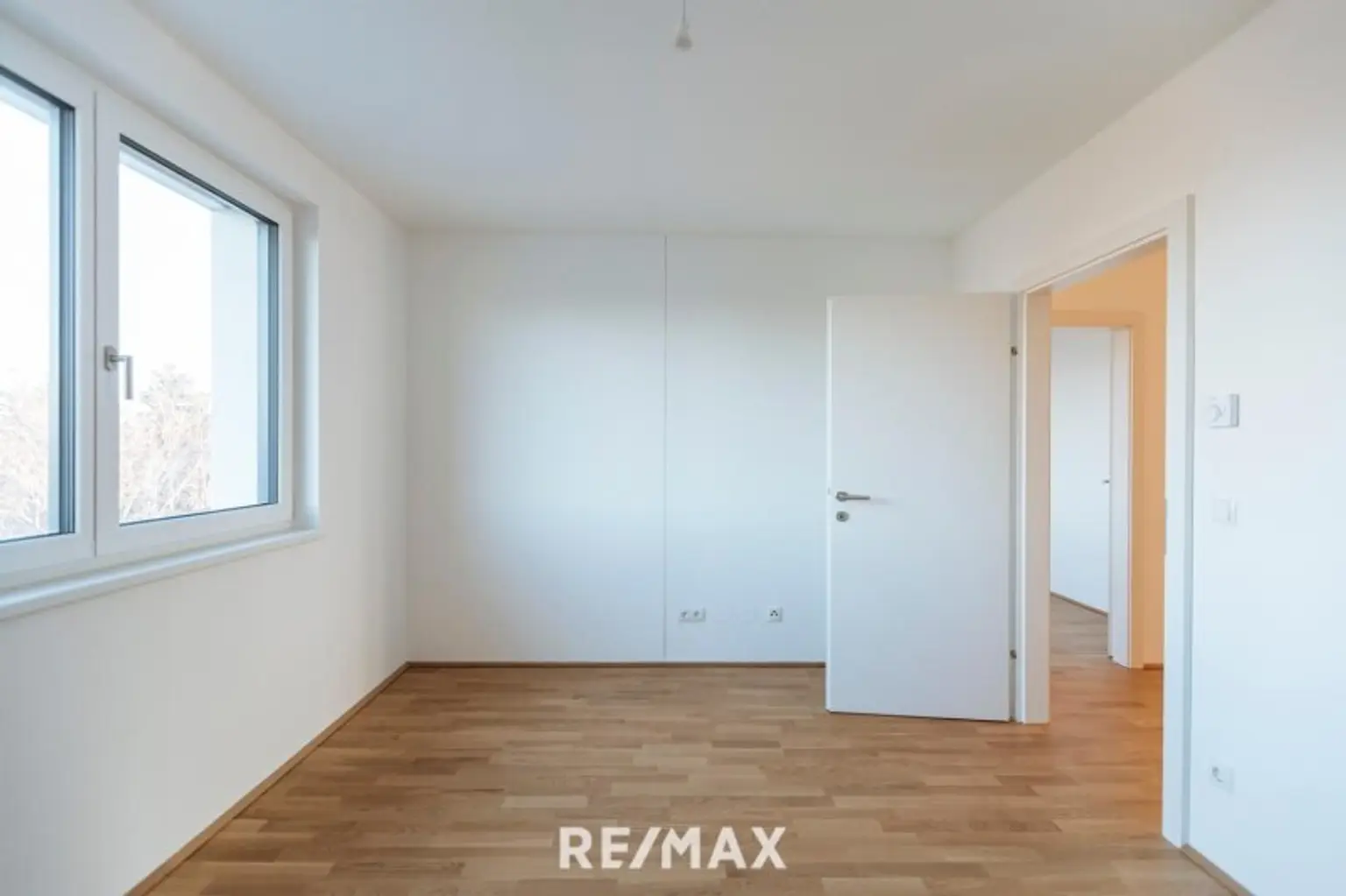 HOCHWERTIGE BAUQULITÄT& ZETGEMÄSSE ARCHITEKTUR!