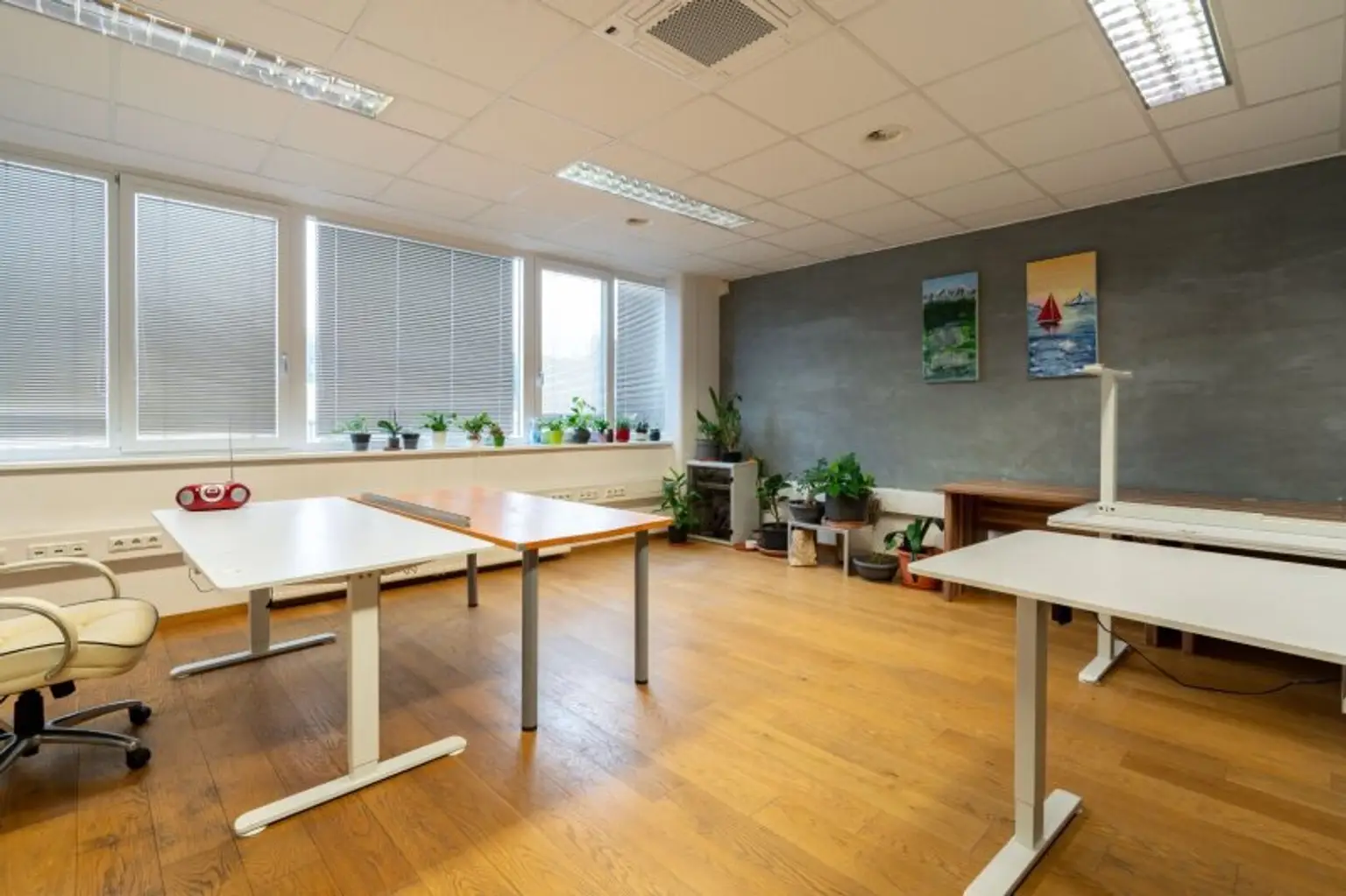 Attraktives Büro im EG mit moderner Infrastruktur in Pinsdorf zu mieten!