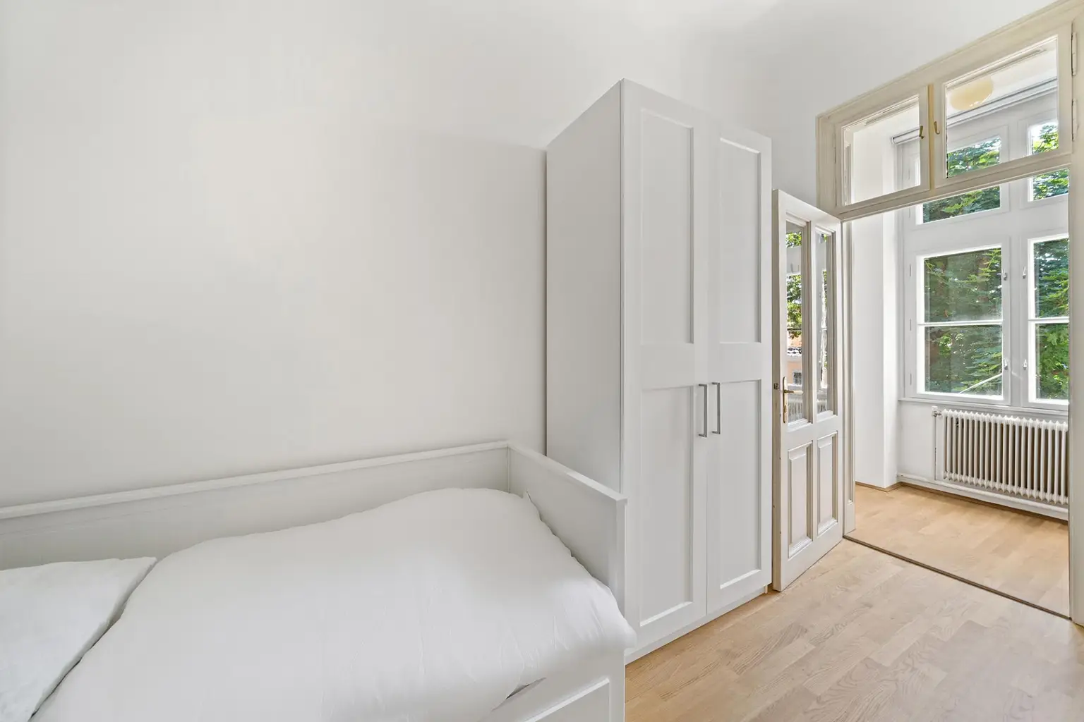 Wohnen wie im alten Wien! Traumhafte klassische Altbauwohnung mit Rohdachboden Nähe Schönbrunn und U 4
