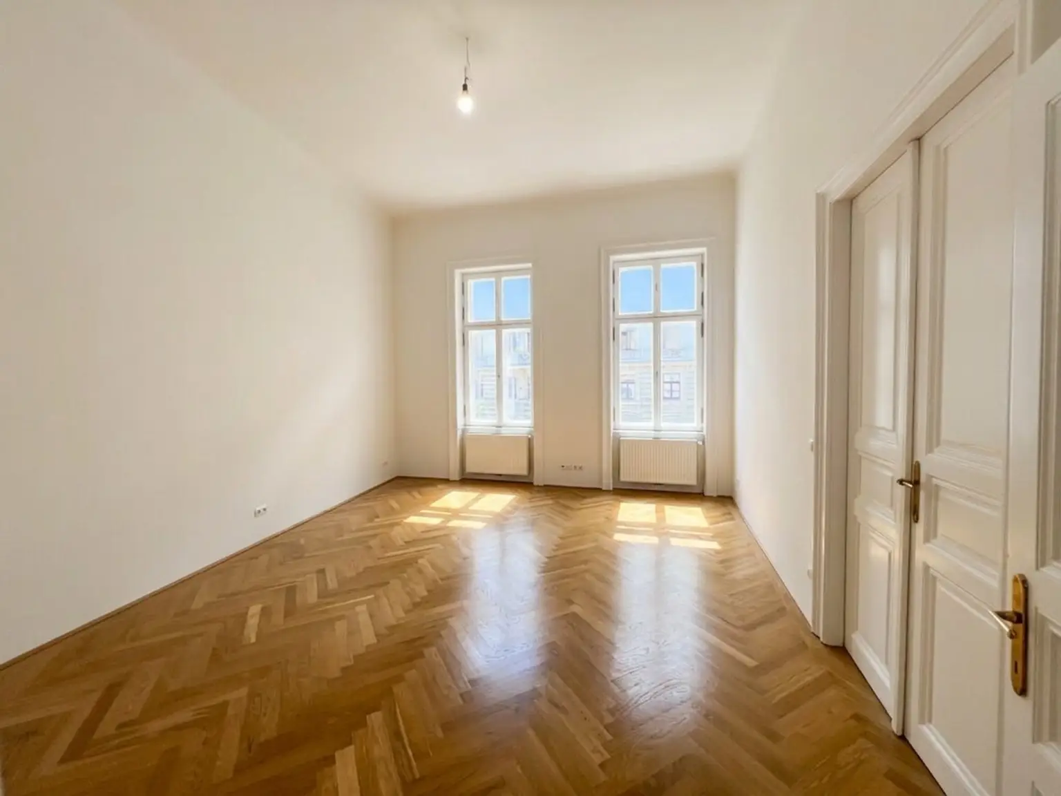 Prunkvolle Altbau-Wohnung im repräsentativen Haus / Wonderful apartment in a representative building