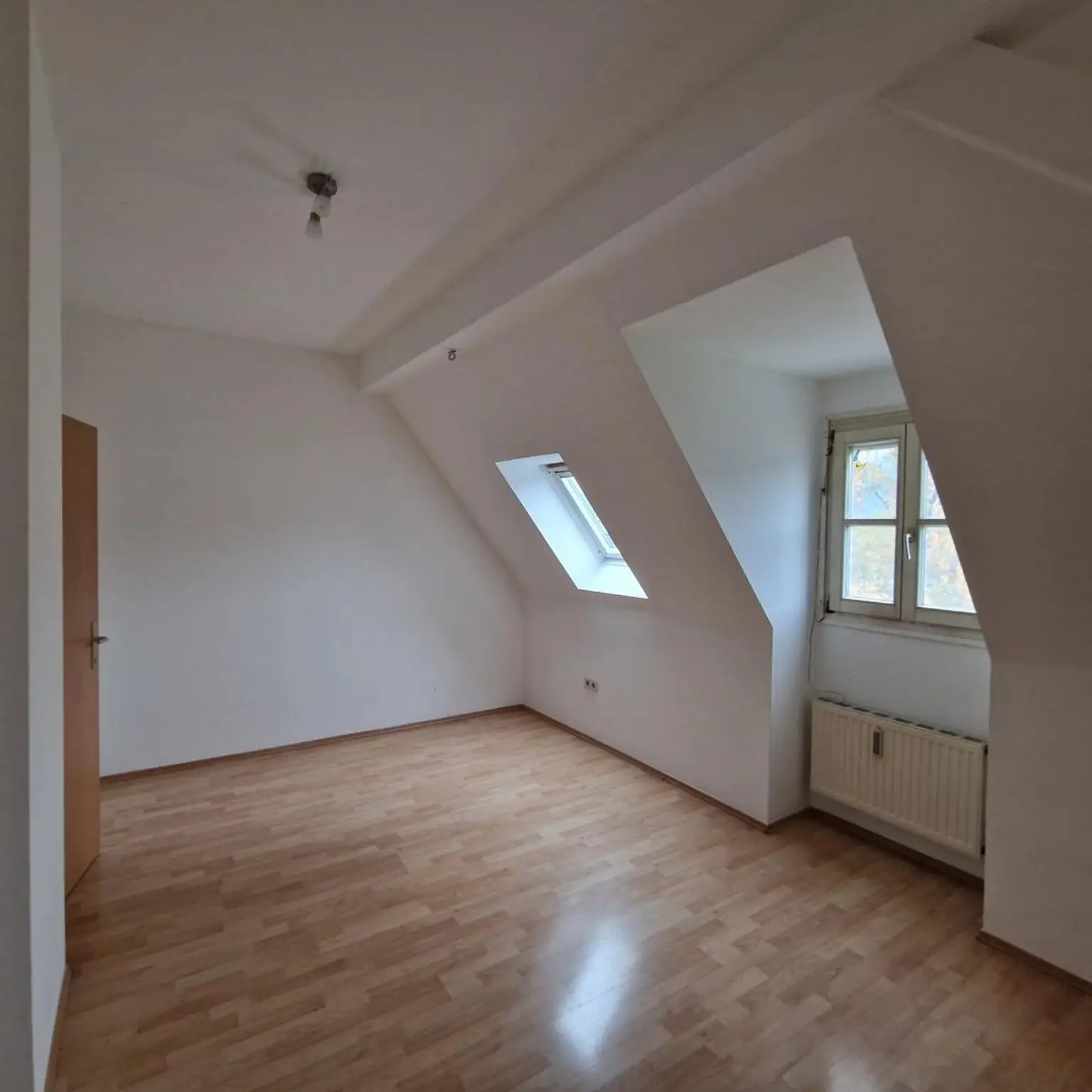 2,5-Zimmer-Dachgeschoßwohnung