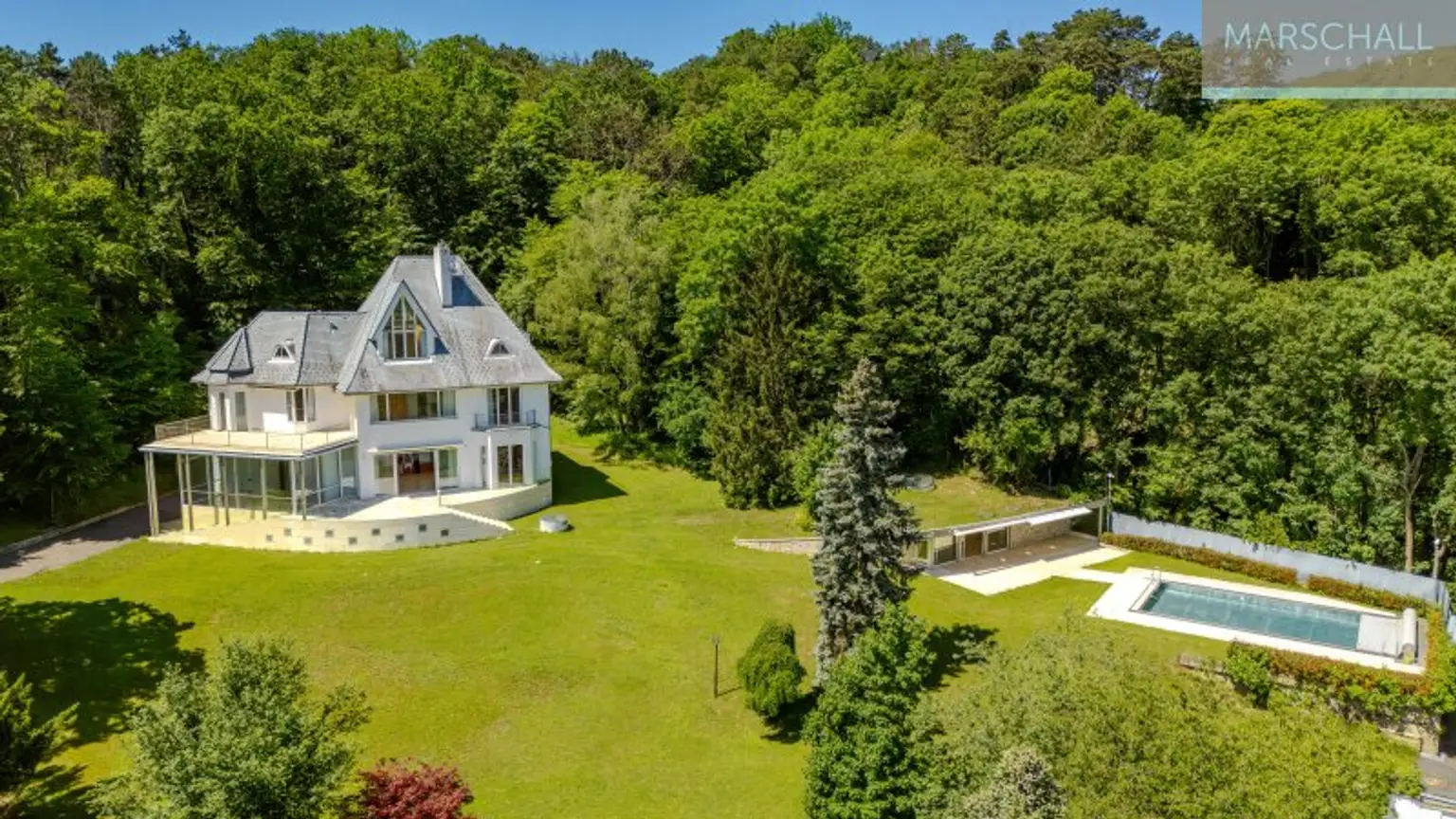 Elegantes Anwesen mit großzügigem Grundbesitz (11.045 m²) zur Vermietung